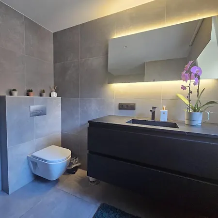 L'gante Guest house
